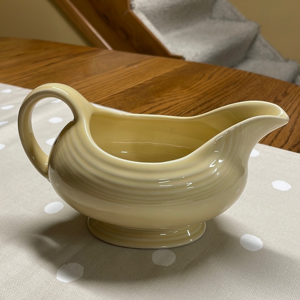 Fiesta sauce boat/gravy boat ivory